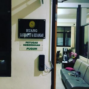 Proses Pemasangan Access Control Di Pengadilan Negeri
